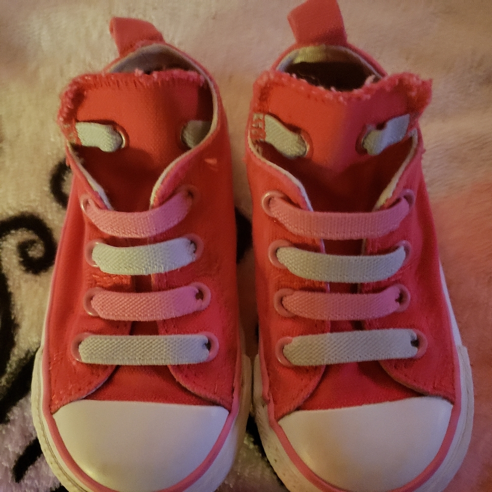 Pink Converse-Toddler Size 6 - Picture 6 of 6